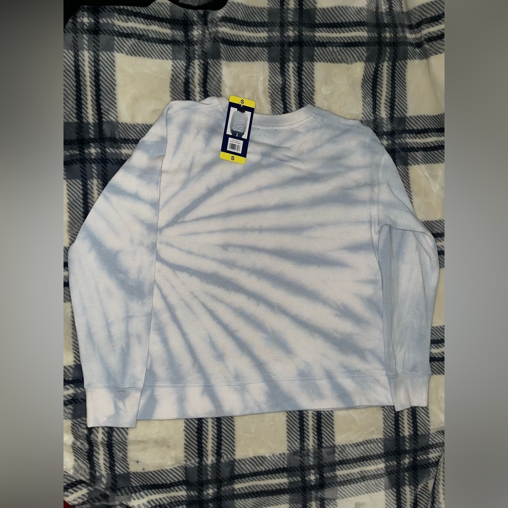 Send offer to me Blue and White Tie-Dye Sweatshirt New - Picture 2 of 2